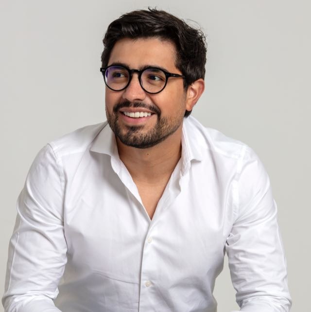Retrato do Dr. Renan Regis, Diretor Clínico